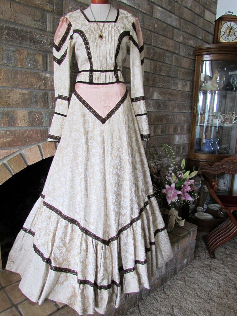 MEDIEVAL GOWN, S-M, RENAISSANCE FAIR, SHAKESPEARE PLAYS, THEATER, OPERA COSTUME